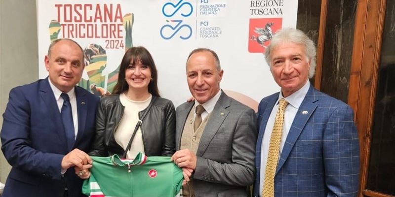Saverio Metti, Presidente FCI Toscana; Elisabetta Nencini, figlia di Gastone Nencini; Cordiano Dagnoni, Presidente FCI; Pierluigi castellani, Presidente FCI Lucca.