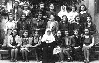 La III Media femminile dell’Istituto Salesiano presso l’Istituto delle Suore Stimmatine –1948