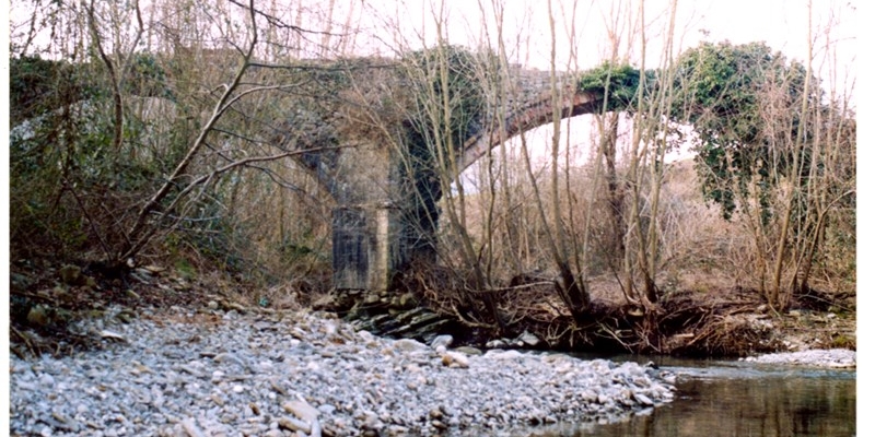 Il ponte medioevale sul Sorcella