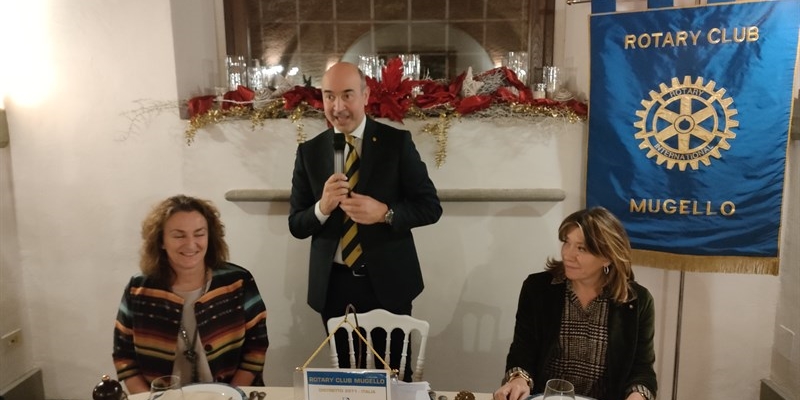 La presentazione della serata da parte del Presidente del Rotary Club Mugello dott. Pasquale Petrone 