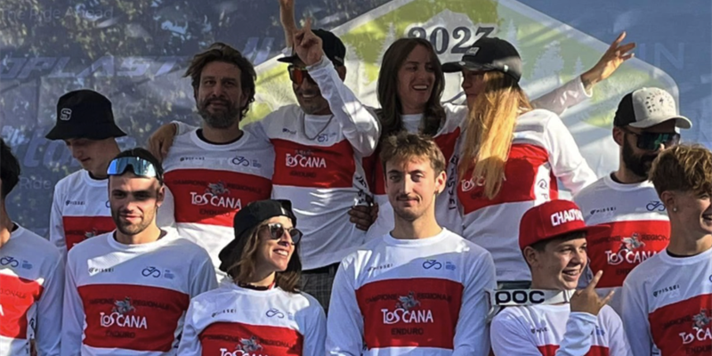 Matteo Rimondo con la maglia Campione Toscano