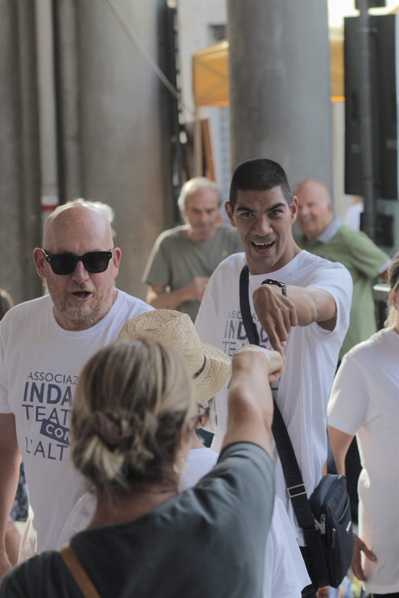 Indaco alla Fiera Calda