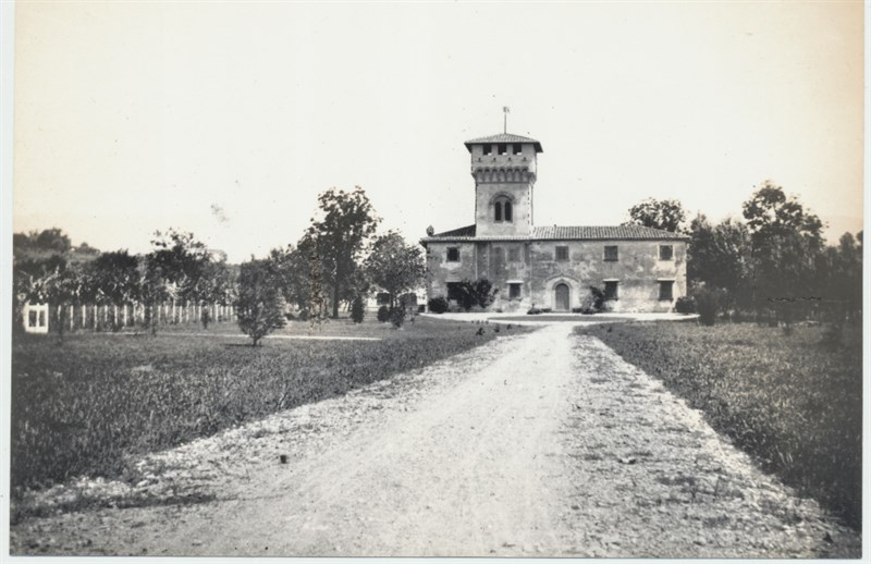 Anno 1904 – La Villa Pecori Giraldi  dopo il restauro voluto dal Generale Guglielmo Pecori Giraldi.