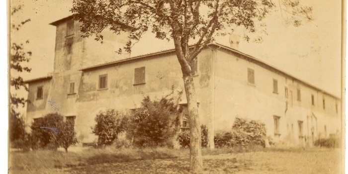 Fine ‘800  - Villa Pecori Giraldi a fine ‘800, prima del restauro. Il torrione medieovale senza merlatura sporge all’esterno.