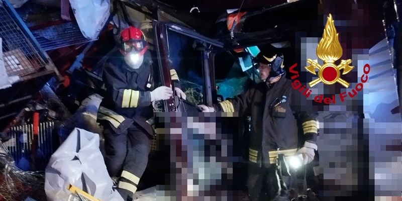 Autostrada A1 - Incidente con tre mezzi pesanti coinvolti - Nell'incidente ha perso la vita un uomo di 64 anni