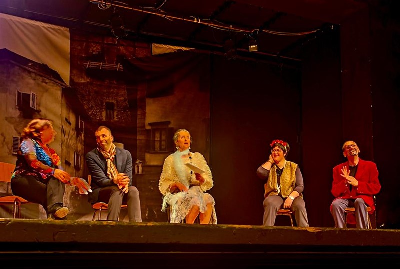 Secondo Sold out per “Oh che bel castello” AL Giotto di Vicchio: tutti i colori di I.N.D.A.C.O per uno spettacolo eccezionale!