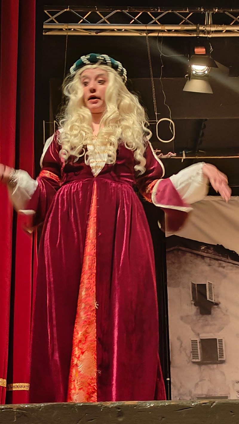 Secondo Sold out per “Oh che bel castello” AL Giotto di Vicchio: tutti i colori di I.N.D.A.C.O per uno spettacolo eccezionale!