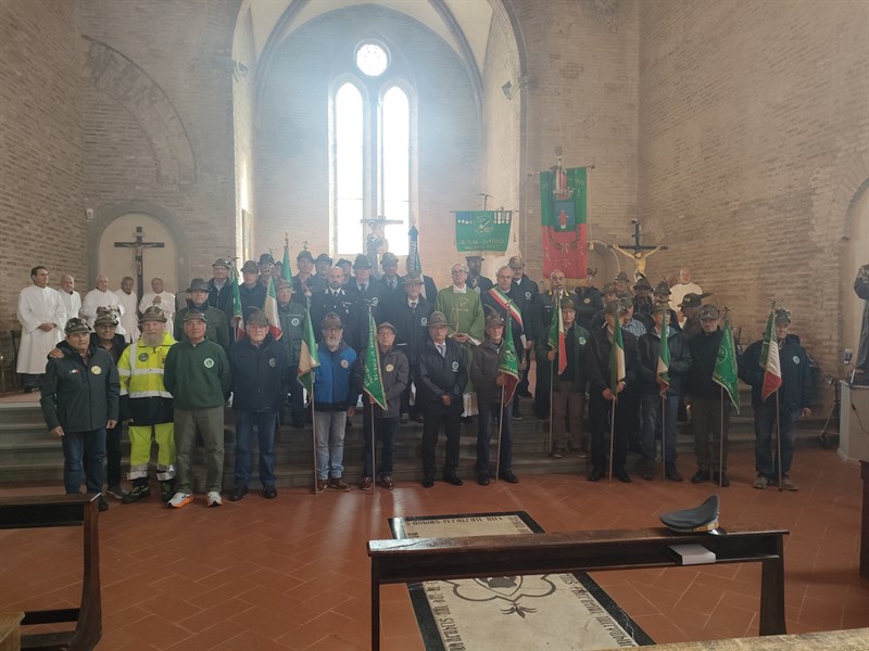 Foto ricordo dopo la cerimonia in San Francesco 