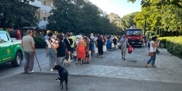 Mancanza di acqua a Scandicci. Autobotti in tutto il territorio.