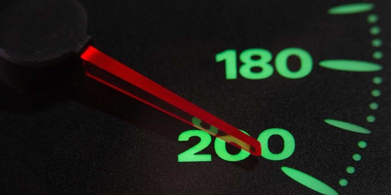 Va troppo veloce, ma niente multa (www.okmugello.it)