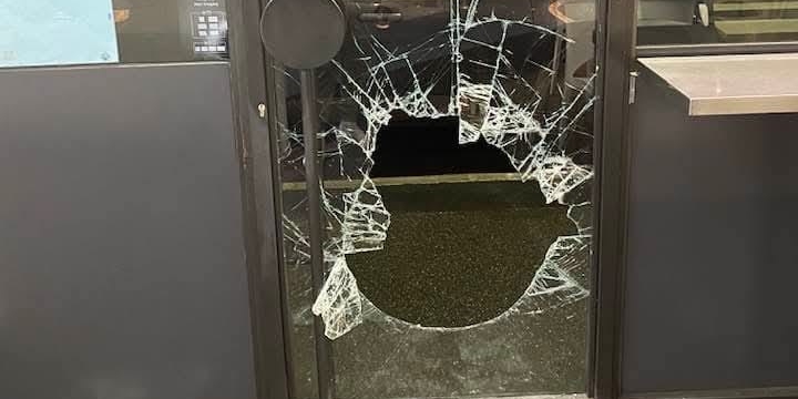 Spaccata in via Torcicoda