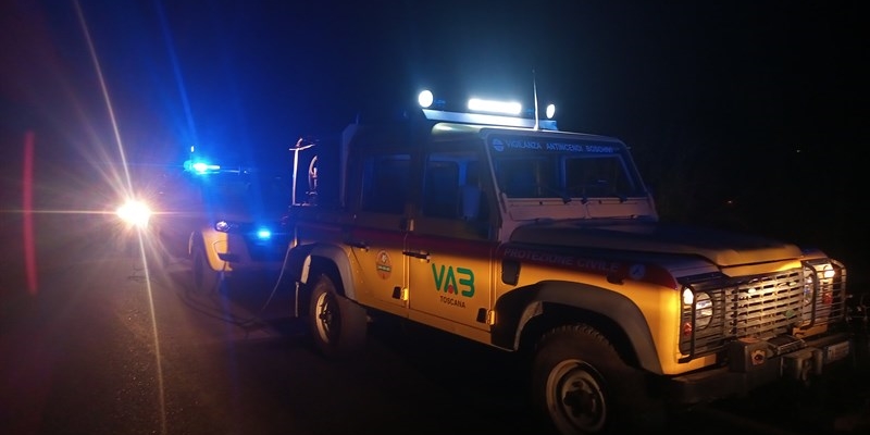 Vaglia: Incendio nella notte. L'intervento dei Volontari e Vigili del Fuoco 