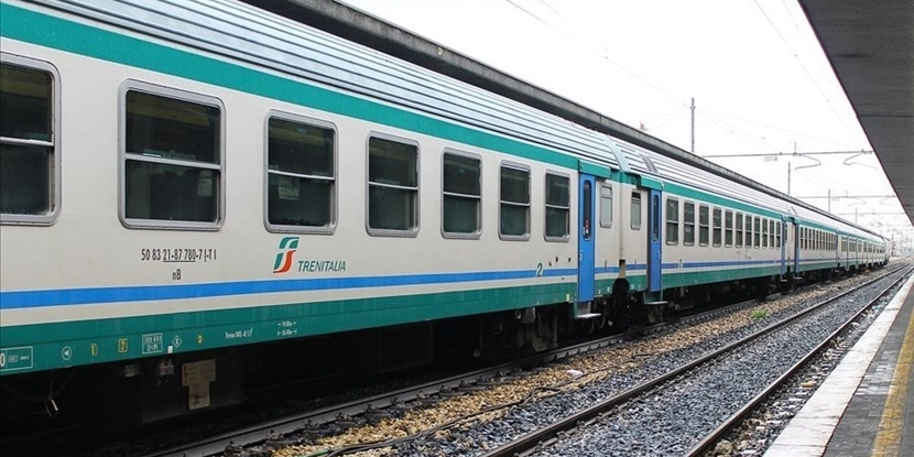 Ferrovie, pendolari prigionieri in treno per oltre un'ora: questa volta a Figline. Arriva la risposta della Regione