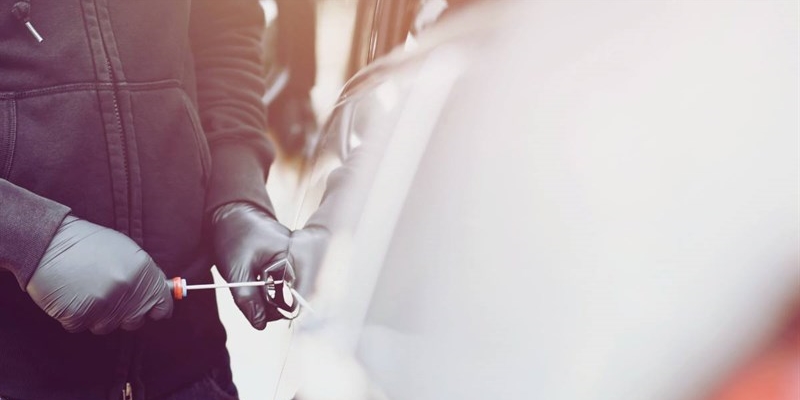 Auto, nuova tecnica del ladri: te la portano via in un lampo-okmugello.it