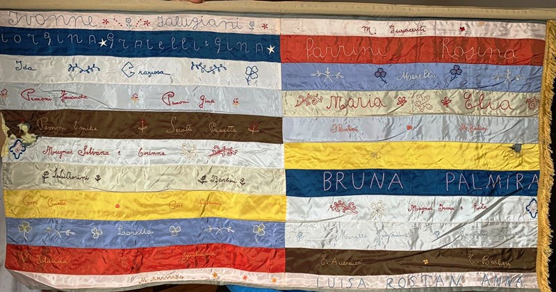 Marzo '49. la bandiera della pace delle donne di Turicchi