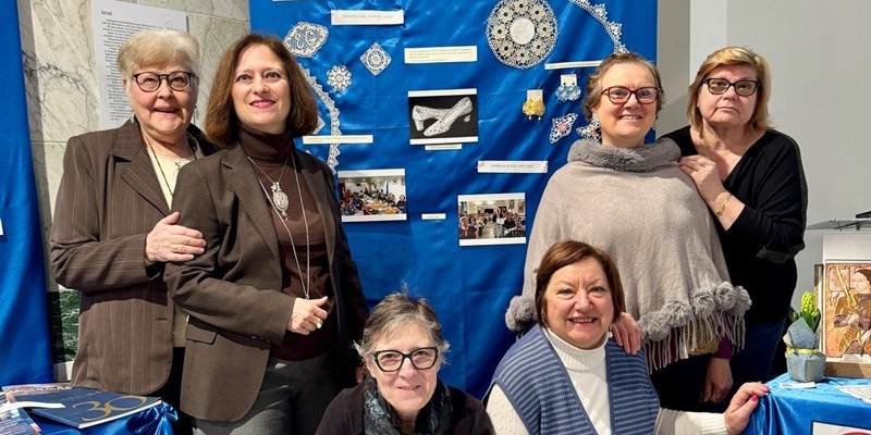 Le ricamatrici in trasferta