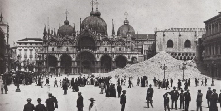 1902 - crolla il campanile di San Marco a Venezia