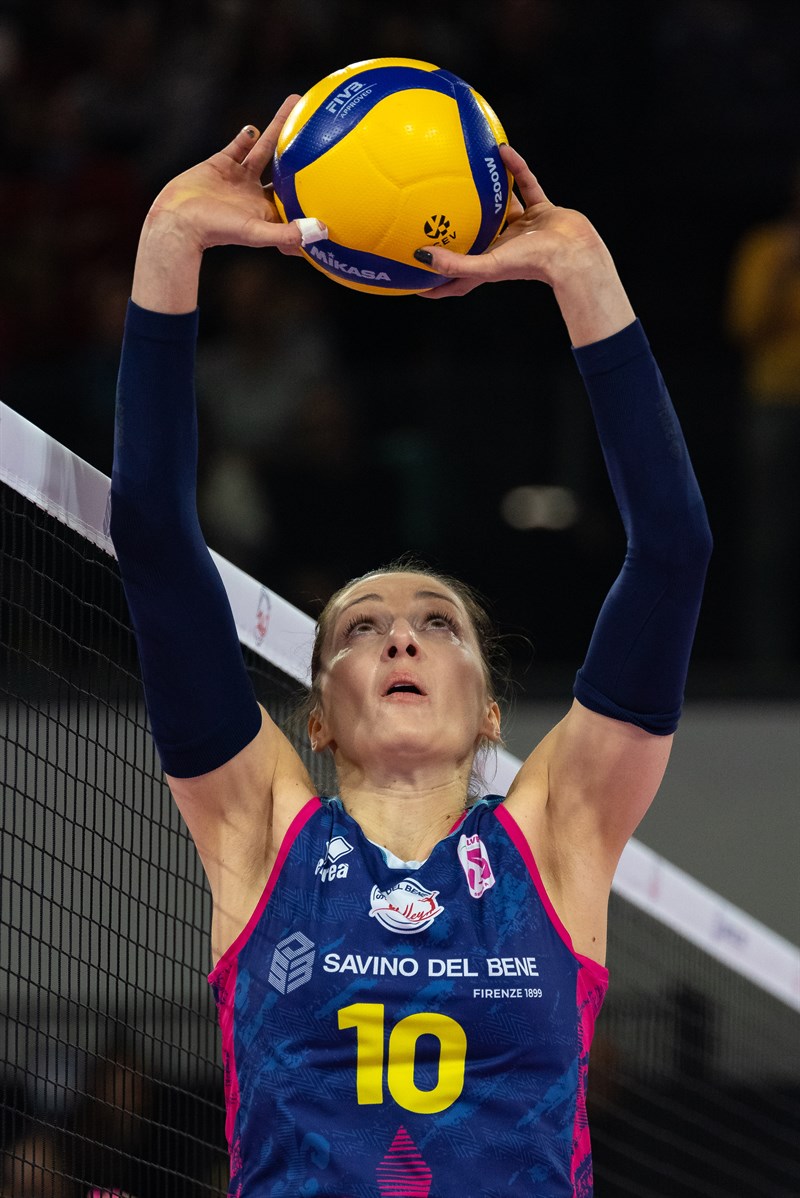 Savino Del Bene Scandicci e Vero Volley Milano in una azione di gioco.