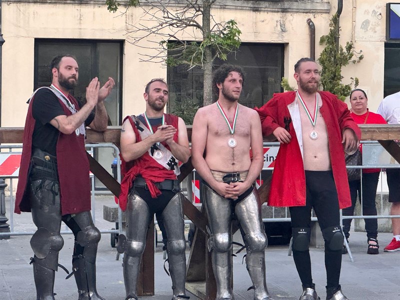 Iron Tower del Lupo Fight Club Mugello, trionfi a Cascina e ora rotta verso i Mondiali in Ungheria