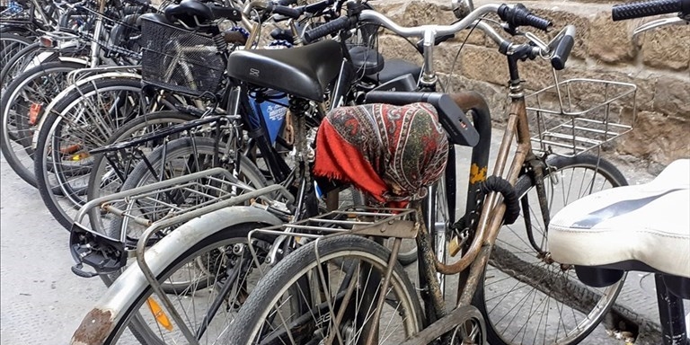 pulizia rastrelliere nel Quartiere