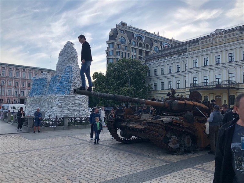 Rottami di guerra in mostra a Kiev