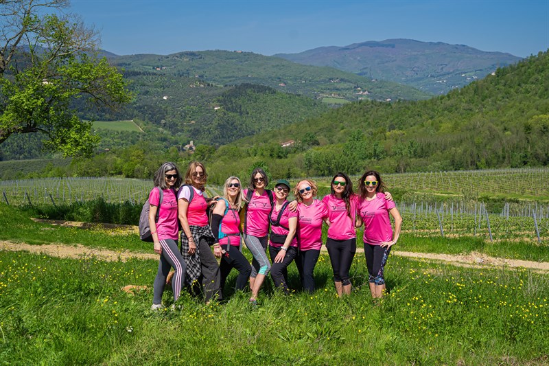 Nipozzano in Rosa, grande successo della raccolta fondi in Valdisieve, un trekking per la Lotta contro il cancro di I sentieri di Arianna