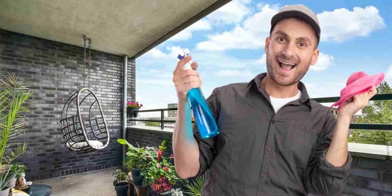 Spruzza acqua e pepe sul balcone, è essenziale: quale problema risolve