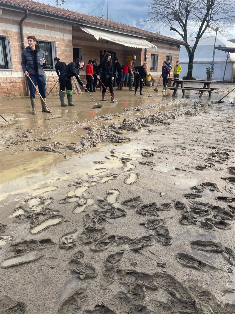 Alluvione Valdisieve 2025, volontari in azione nei Comuni colpiti dal maltempo