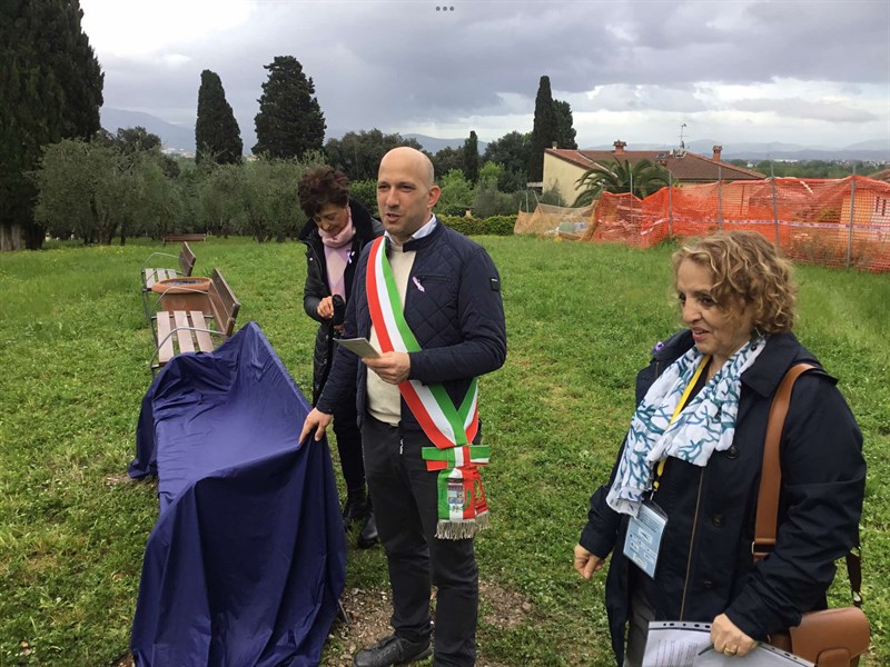 La panchina lilla arriva a Signa