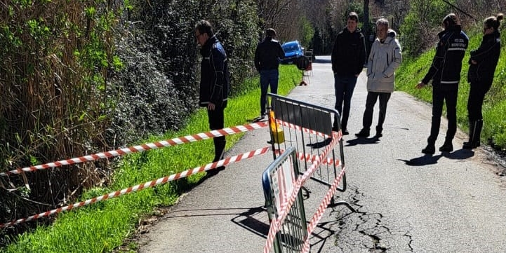 La strada danneggiata