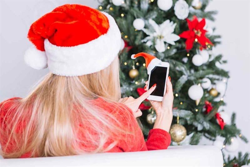 Un mix di auguri di Natale da inviare su WhatsApp