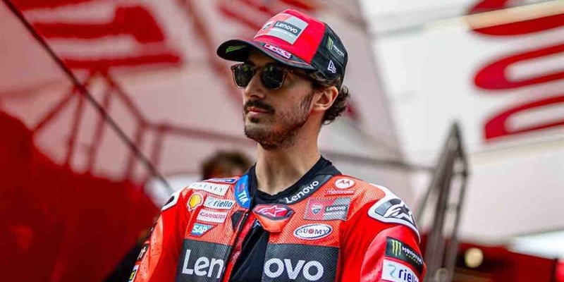 Furia Bagnaia al rientro ai box: caos Ducati, lo hanno beccato - OkMugello.it