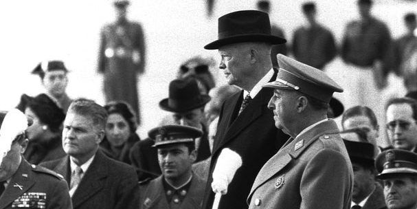 1975. Muore il generalissimo Franco. Nella foto Franco con Dwight Eisenhower nel 1959.