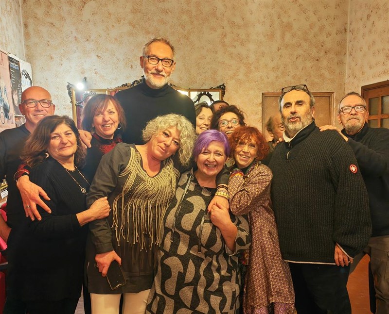 Doppietta sold-out per “la leggenda del pallavolista volante” al Teatro Giotto di Borgo