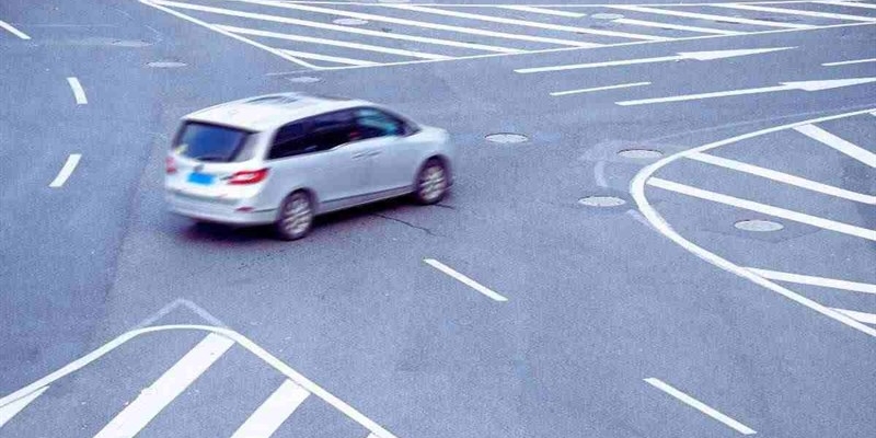 Chi passa per primo? - okmugello.it