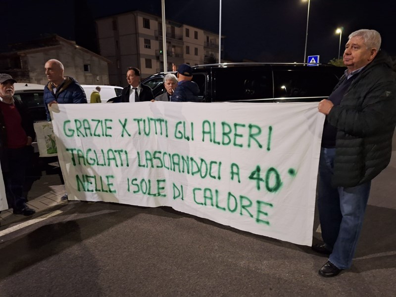 I residenti della zona e le loro proteste