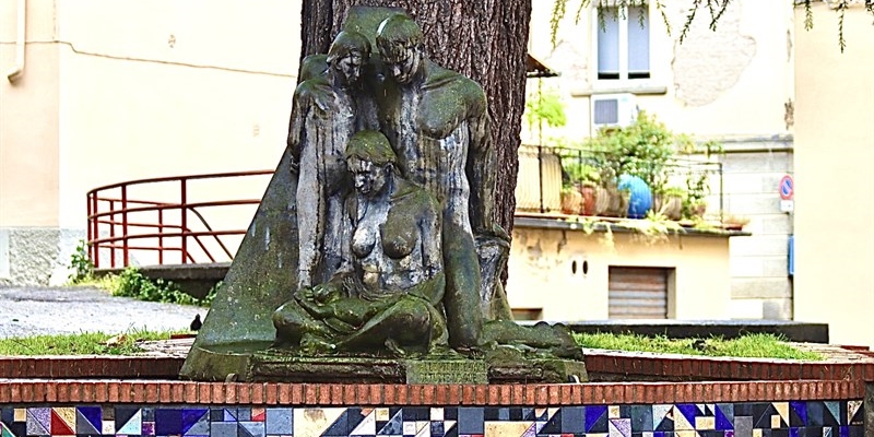 Il monumento di Piazza del Poggio