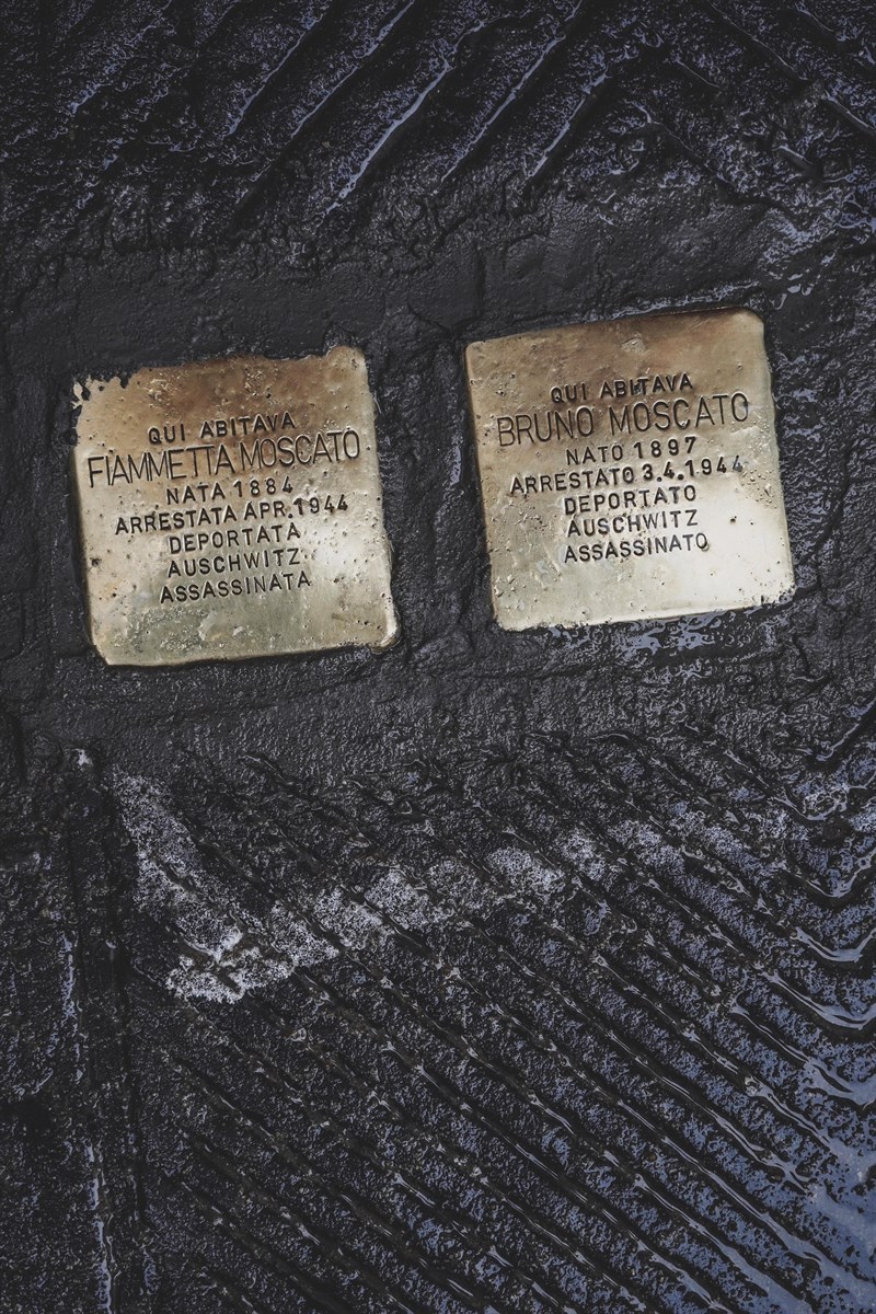 Posa delle pietre d'inciampo