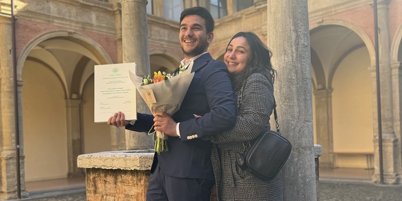 Il neodottore borghigiano Salvatore Aloisio con sua sorella Maria