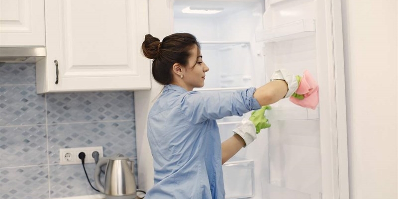 Ogni quanto tempo si deve pulire il frigorifero? La risposta che spiazza, se fai così stai sbagliando -okmugello.it