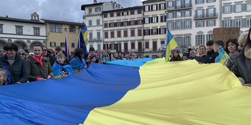 Firenze commemora l'eroismo Ucraino nel giorno dell'invasione
