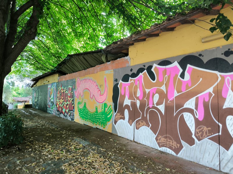 Tetti pericolanti e pannelli in truciolato