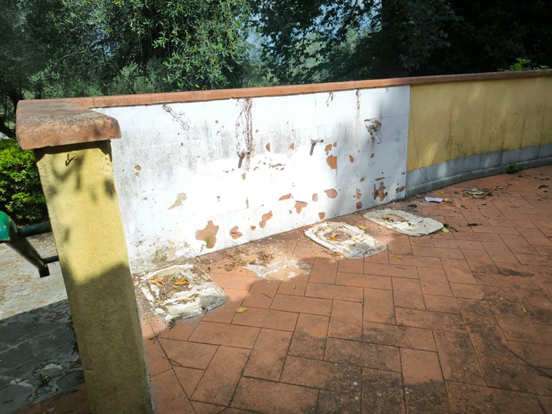 Subito dopo l'inaugurazione si vedevano le aree lasciate così com'eranoo