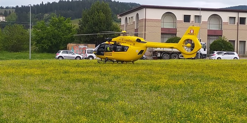 Pegaso atterrato nei pressi della ditta a Sieci