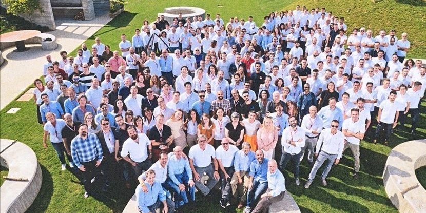 Le maestranze della Marzocco davanti all’Azienda  a La Torre in comune di Scarperia.