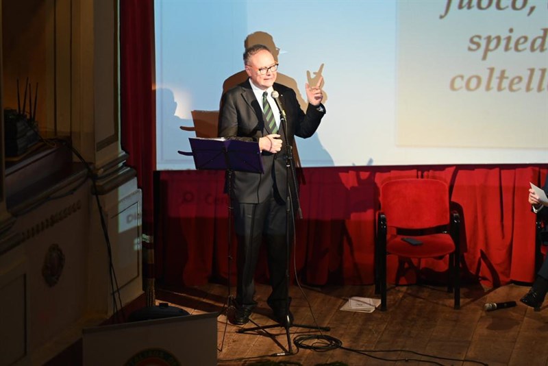 relatore al convegno