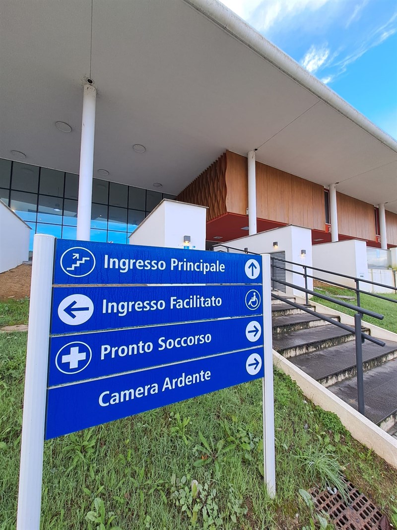 Un momento della visita dei direttori ai reparti del SMA