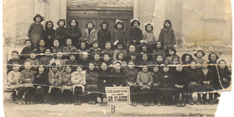 Una storica foto dei primi del ‘900 di una classe delle Scuole Stimmatine di Borgo San Lorenzo.  