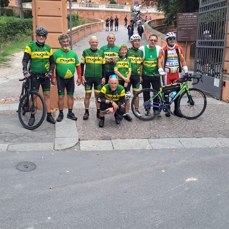 I ciclisti a San Luca lo scorso sabato 27 settembre 2025. 
