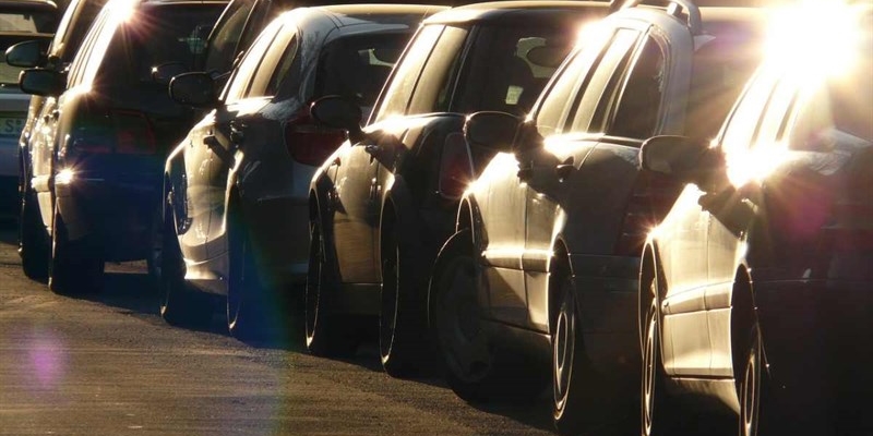 macchine parcheggiate